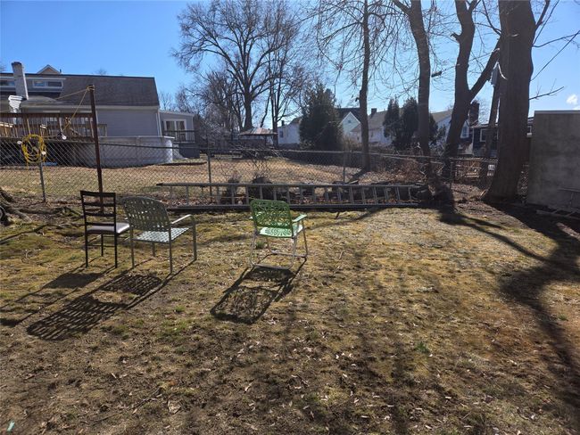 View of yard featuring a residential view | Image 19