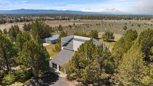 66985 Rock Island Ln, Bend, OR, 97703-8798 | Card Image