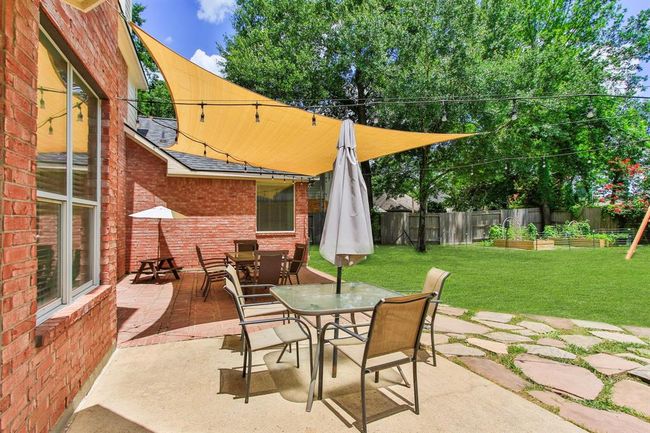 Great patio for entertaining family | Image 37