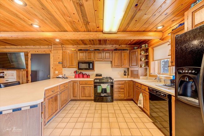 742 W Old Mullan Trl, Home with 4 bedrooms, 3 bathrooms and null parking in Elliston MT | Image 15