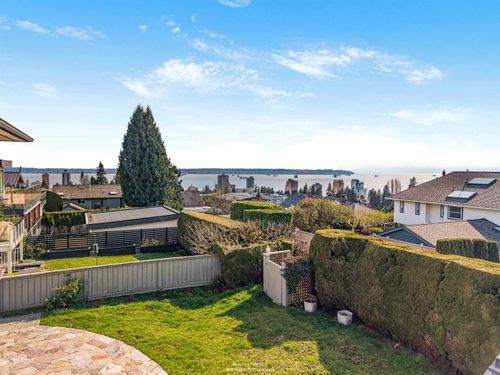 1405 20th St, West Vancouver, BC, V7V3Z8 | Card Image