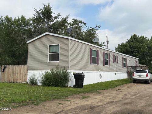 1508 48th St W, Williston, ND, 58801-1913 | Card Image