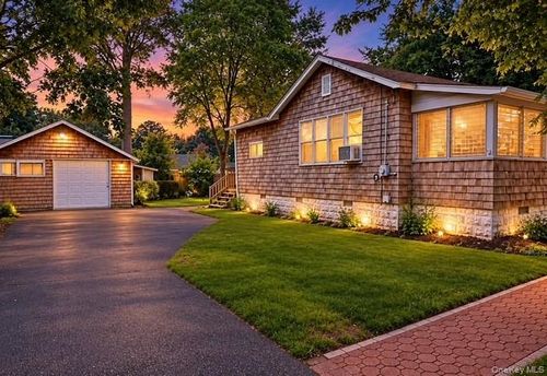 90 Gooseberry Road, Brookhaven, NY, 11951 | Card Image