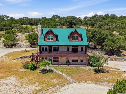 412 Bear Springs Trl, Pipe Creek, TX, 78063-5810 | Card Image