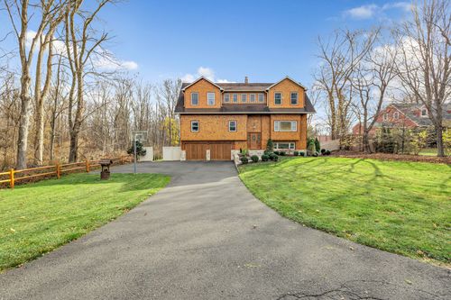 3 Great Meadow Rd, Danbury, CT, 06811-3818 | Card Image
