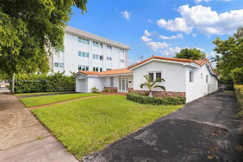 0-811 Capri St, Coral Gables, FL, 33134-2503 | Card Image