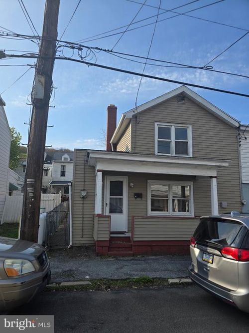 324 E Market St, MAHANOY CITY, PA, 17948-2733 | Card Image