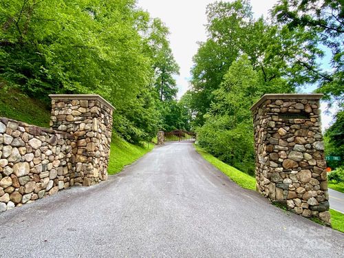 129 High Cliffs Trl, Black Mountain, NC, 28711-8910 | Card Image