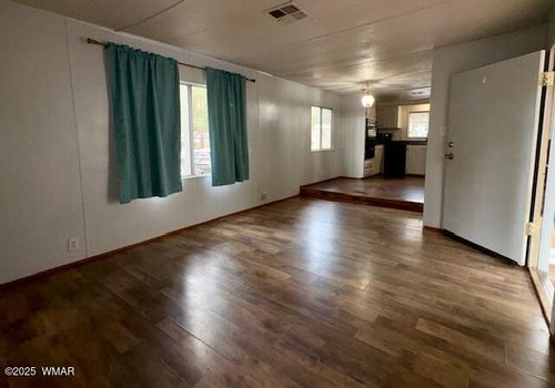 1040 N 43rd Dr, Show Low, AZ, 85901-3204 | Card Image