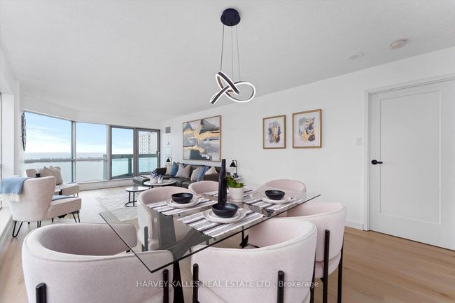 3211 - 10 Yonge St, Condo with 2 bedrooms, 2 bathrooms and null parking in Toronto ON | Image 16