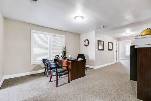 123 W 1st St, San Angelo, TX, 76903-5770 | Card Image