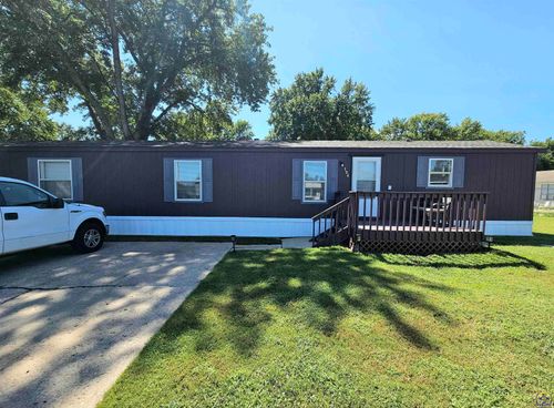 194 Ne Coachlight Dr, Topeka, KS, 66617-1496 | Card Image