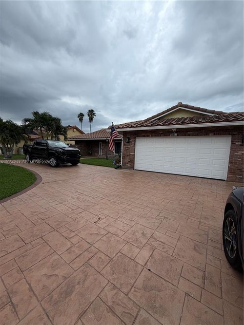8697 Nw 1st St, Coral Springs, FL, 33071-7507 | Card Image