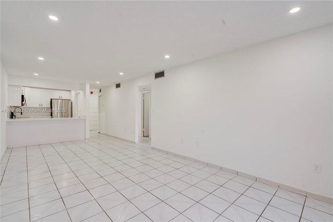 APT-220 - 6095 W 19 Th Ave, Condo with 2 bedrooms, 2 bathrooms and null parking in Hialeah FL | Image 16
