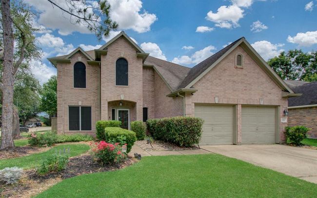 3203 Blaesser Dr, House other with 4 bedrooms, 3 bathrooms and 2 parking in Pearland TX | Image 6