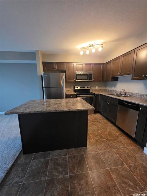 103-2141 Larter Rd, Estevan, SK, S4A2Y5 | Card Image