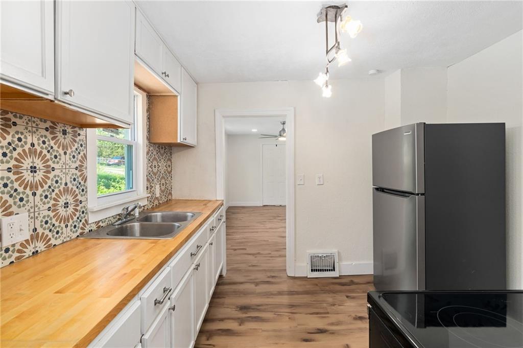 60th St, Kansas City, MO 64130