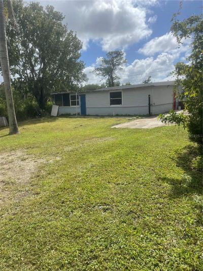 18920 3 Rd Avenue, House other with 2 bedrooms, 2 bathrooms and null parking in ORLANDO FL | Image 2