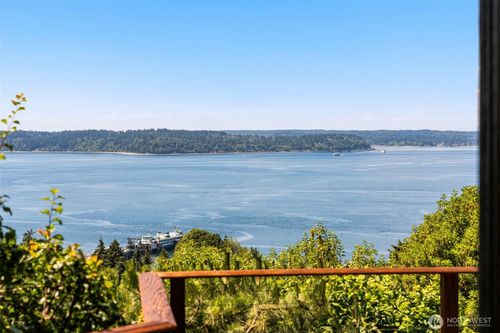 8447 42nd Ave Sw, Seattle, WA, 98136-2360 | Card Image
