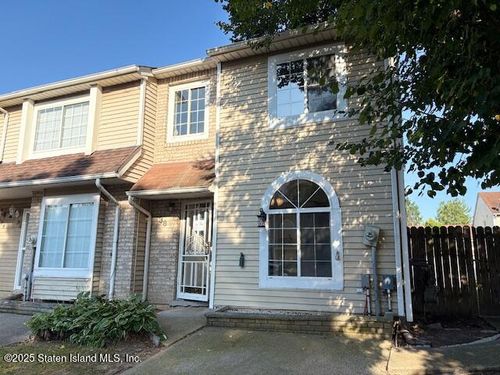 38 Eleanor Pl, Staten Island, NY, 10303-2138 | Card Image
