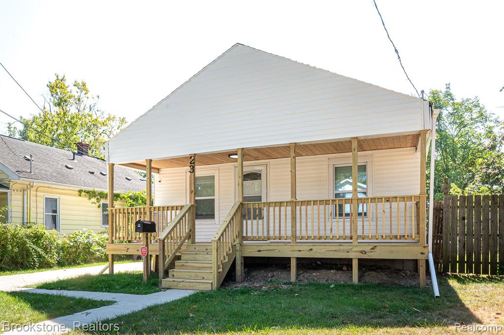 Hazel Ave, Pontiac, MI 48341