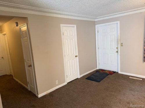 3118 Wyoming Ave, Flint, MI, 48506-2560 | Card Image