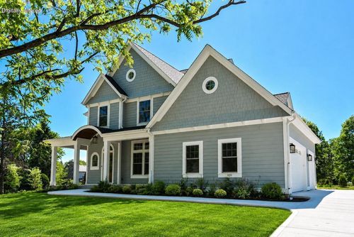 1055 Red Barn Lane, Elm Grove, WI, 53122 | Card Image