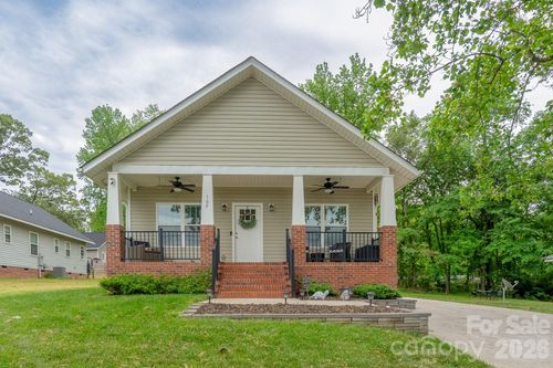 109 Wayne Ave, Kannapolis, NC, 28081-3308 | Card Image