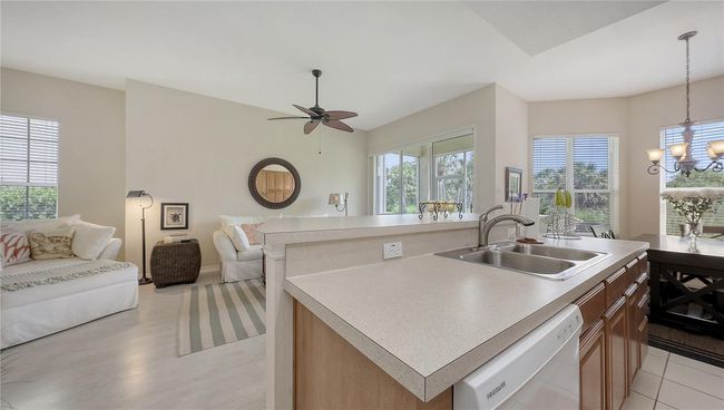 301B2 - 301 Ravinia Cir, Condo with 3 bedrooms, 2 bathrooms and null parking in VENICE FL | Image 19