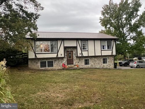 379 Lake Meade Dr, EAST BERLIN, PA, 17316-9776 | Card Image