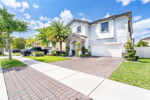 3521 W 92nd Pl, Hialeah, FL, 33018-2072 | Card Image