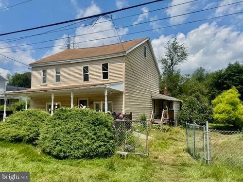 227-225 Furnace St, SHENANDOAH, PA, 17976-2504 | Card Image