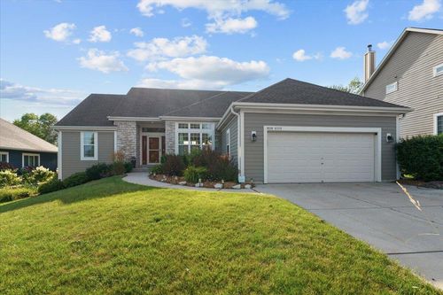 2347919 Mallard Ct, Sussex, WI, 53089-5701 | Card Image
