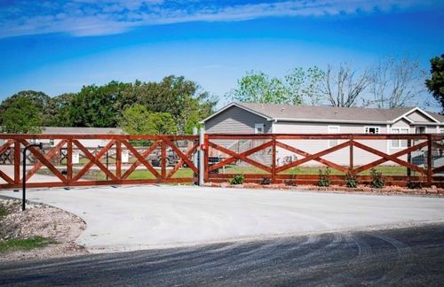 e-1566 County Road 610, Dayton, TX, 77535-1903 | Card Image