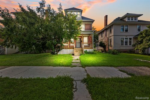 115 Richton St, Highland Park, MI, 48203-3504 | Card Image