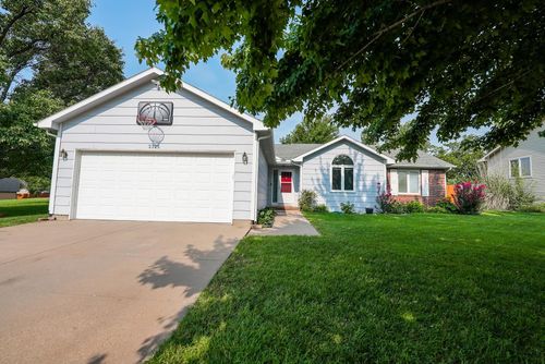 2325 Gentry Ln, El Dorado, KS, 67042-4071 | Card Image