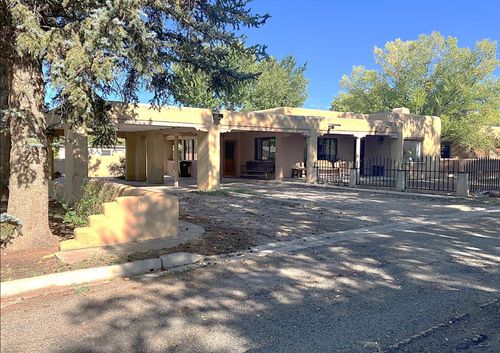 307 Leatherman, Taos, NM, 87571 | Card Image