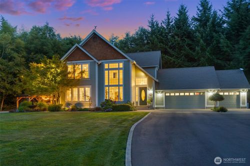 9044 Hunter Point Rd Nw, Olympia, WA, 98502-9767 | Card Image