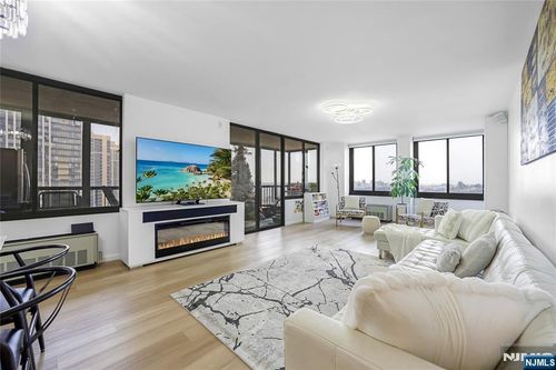 200 Winston, Cliffside Park, NJ, 07010 | Card Image