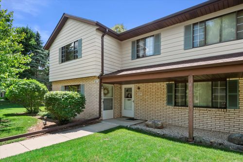 611 Dundee Ln, Hartland, WI, 53029-2722 | Card Image