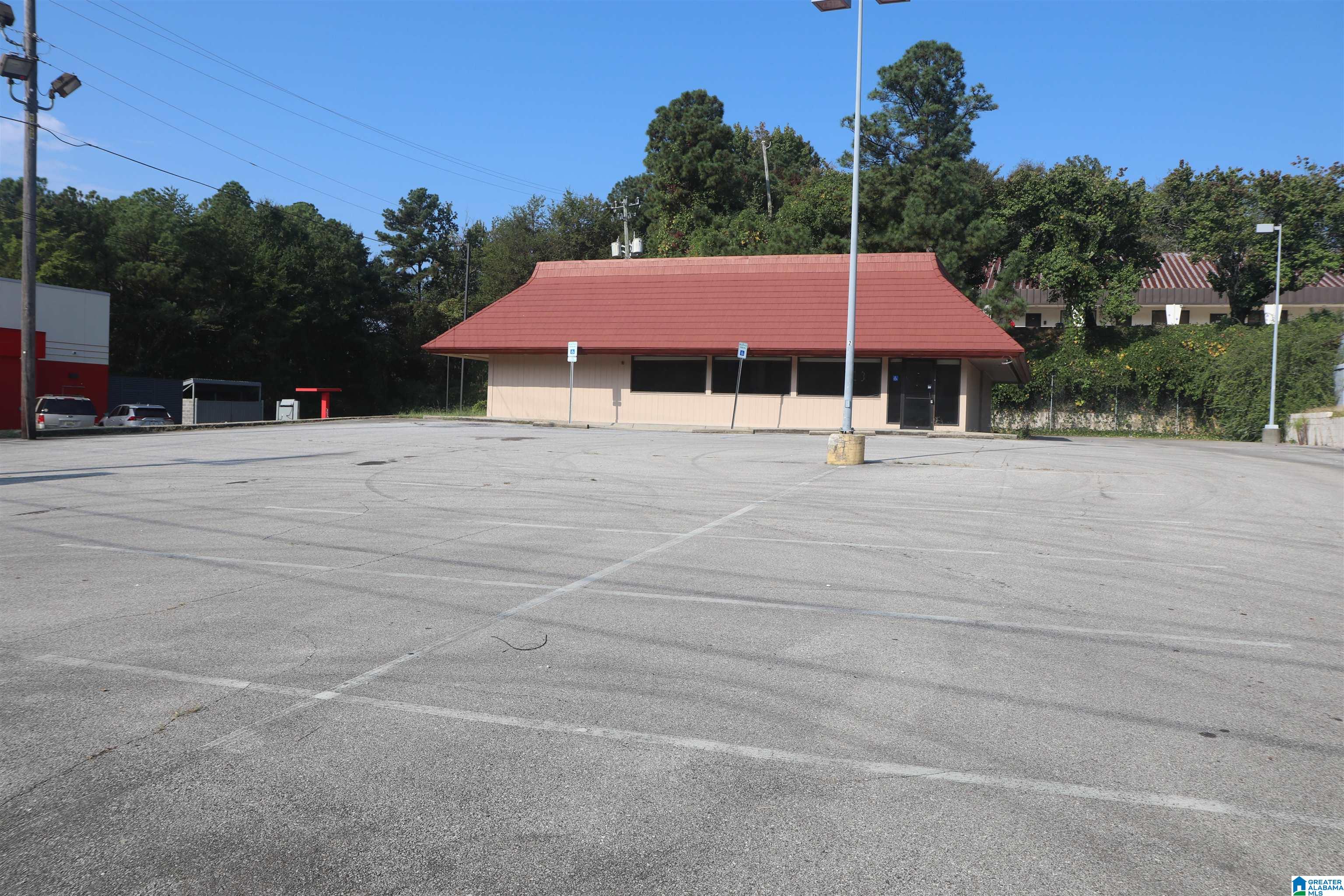 2424 Ctr Pt Pkwy, Center Point, AL