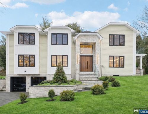 25 Macarthur Ave, Closter, NJ, 07624-2911 | Card Image