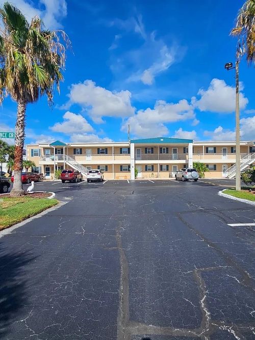 205-6340 Providence Cir, NEW PORT RICHEY, FL, 34652 | Card Image