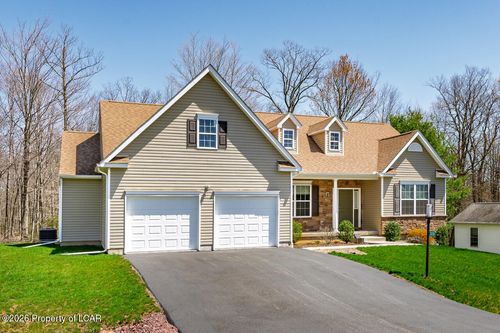 309 Golden Oaks Dr, White Haven, PA, 18661-4102 | Card Image