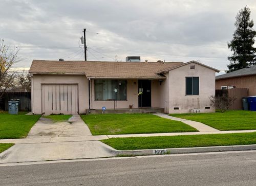 1605 W Fedora Ave, Fresno, CA, 93705-3323 | Card Image
