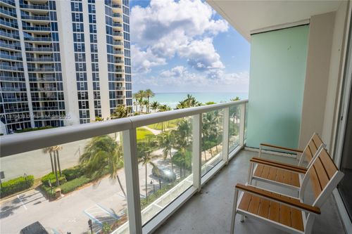 425-19201 Collins Ave, Sunny Isles Beach, FL, 33160-2202 | Card Image