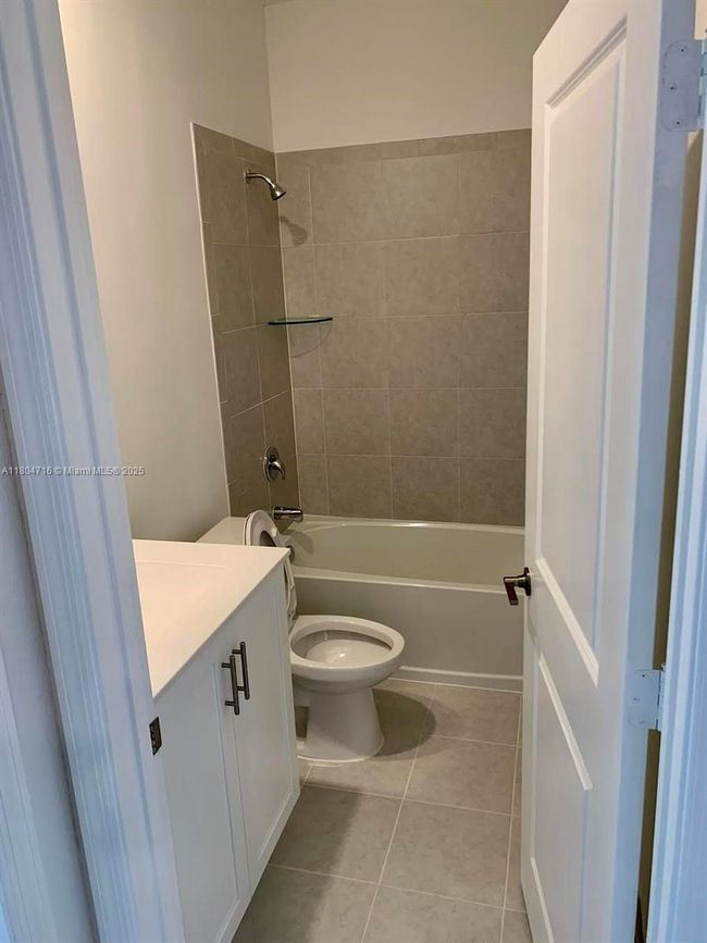 0 - 21025 Ne 8 Th Ave, Townhouse with 3 bedrooms, 3 bathrooms and null parking in Miami FL | Image 17