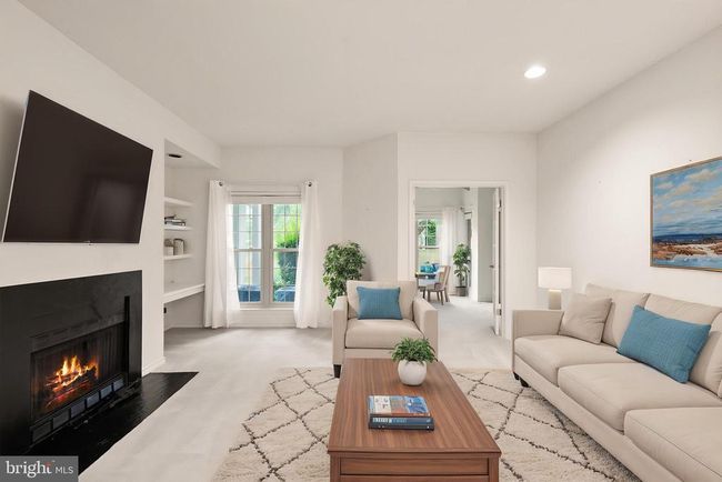 APT-1103 - 12160 Penderview Ter, Condo with 2 bedrooms, 1 bathrooms and null parking in FAIRFAX VA | Image 4