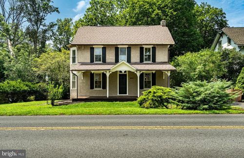 3661 Saint Peters Rd, ELVERSON, PA, 19520-8970 | Card Image