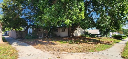 16757 Donmetz St, Granada Hills, CA, 91344-4230 | Card Image